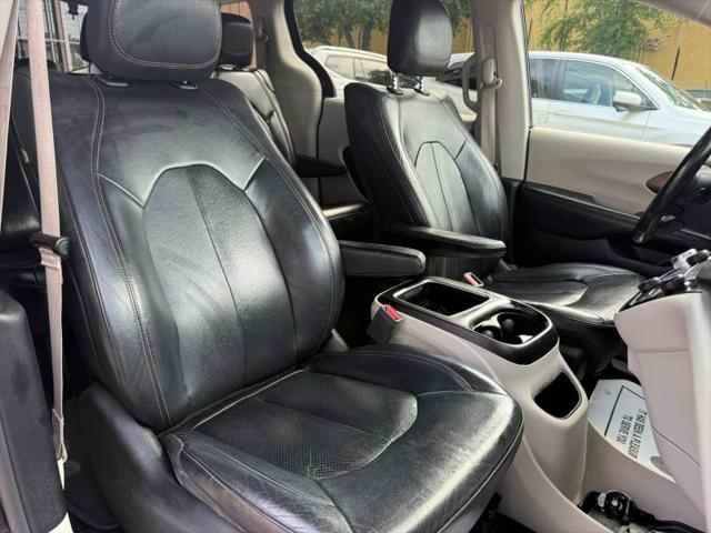 2017 Chrysler Pacifica Touring-L Plus