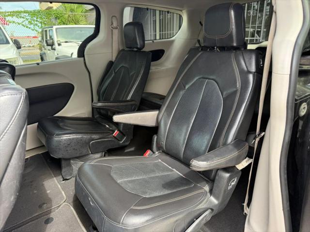 2017 Chrysler Pacifica Touring-L Plus