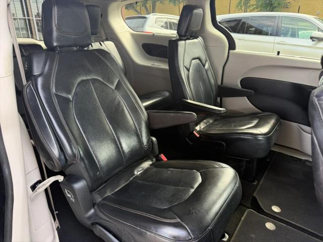 2017 Chrysler Pacifica Touring-L Plus