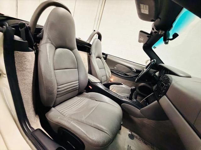 2000 Porsche Boxster Base