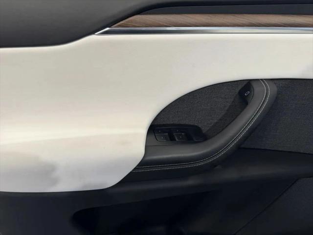 2023 Tesla Model X Standard Range