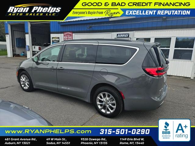2022 Chrysler Pacifica Touring L AWD