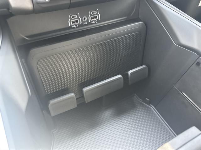 2026 Ram 1500 Express Crew Cab 4x4 5'7" Box