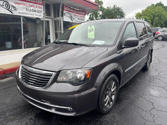 2015 Chrysler Town & Country S for sale in Sellersburg, IN