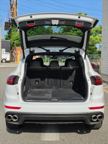 2017 Porsche Cayenne E-Hybrid S Platinum Edition