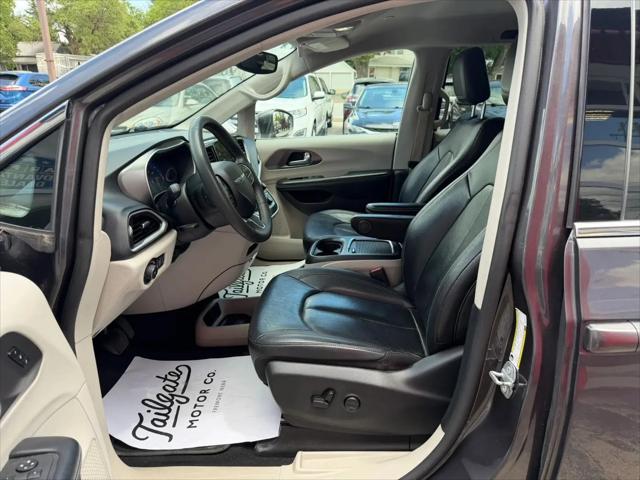 2022 Chrysler Pacifica Touring L