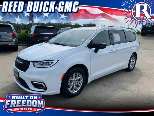 2024 Chrysler Pacifica Touring L for sale in Kansas City, MO