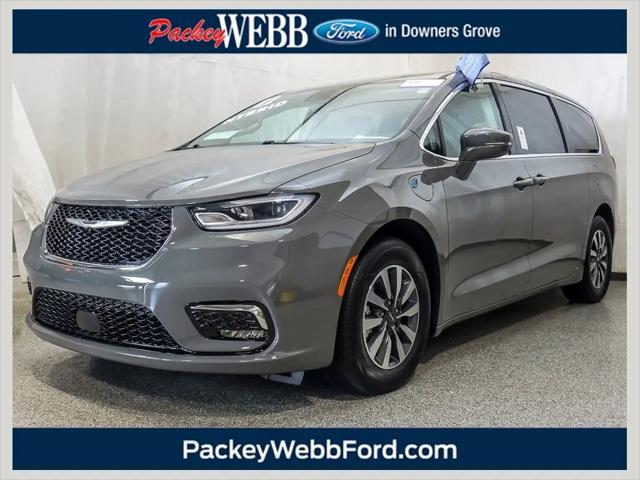 2022 Chrysler Pacifica Hybrid Touring L for sale in Downers Grove, IL