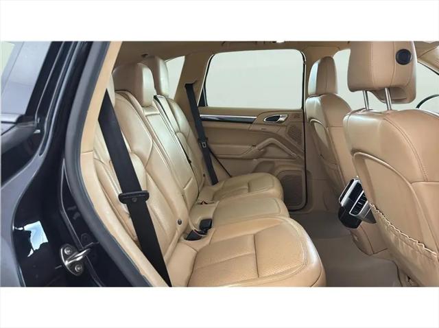 2016 Porsche Cayenne Cayenne