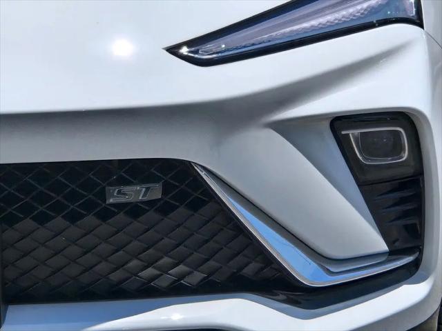 2026 Buick NV Sport Touring FWD