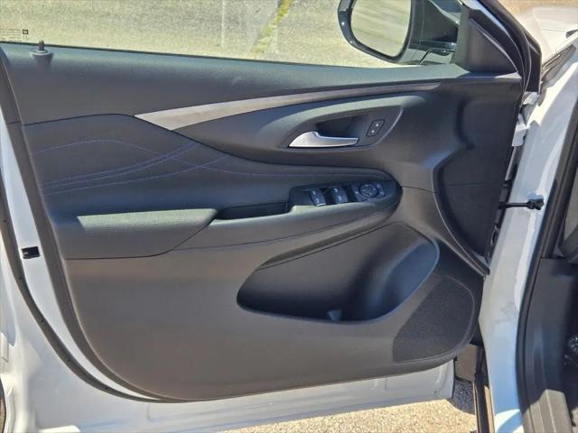 2026 Buick NV Sport Touring FWD