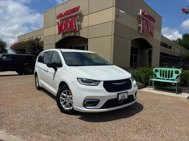 2024 Chrysler Pacifica Touring L for sale in Arlington, TX