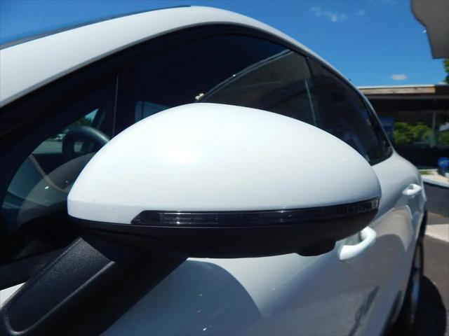 2021 Porsche Macan Macan