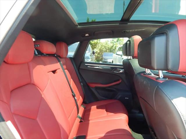 2021 Porsche Macan Macan