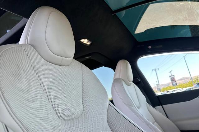 2022 Tesla Model X Plaid Tri Motor All-Wheel Drive