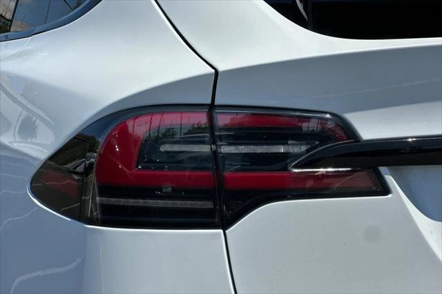 2022 Tesla Model X Plaid Tri Motor All-Wheel Drive