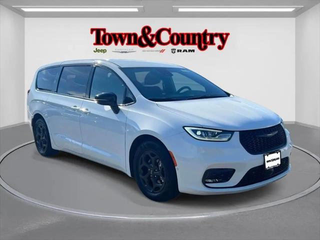 2024 Chrysler Pacifica Hybrid S Appearance Pkg for sale in Levittown, NY