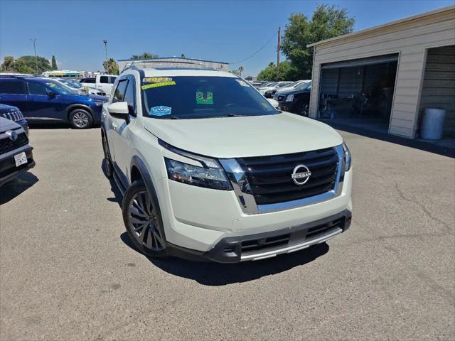 2023 Nissan Pathfinder SL FWD