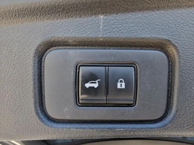 2023 Nissan Pathfinder SL FWD