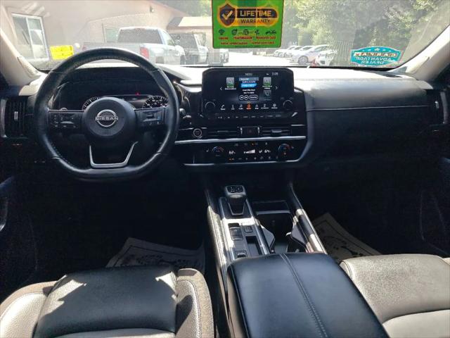 2023 Nissan Pathfinder SL FWD