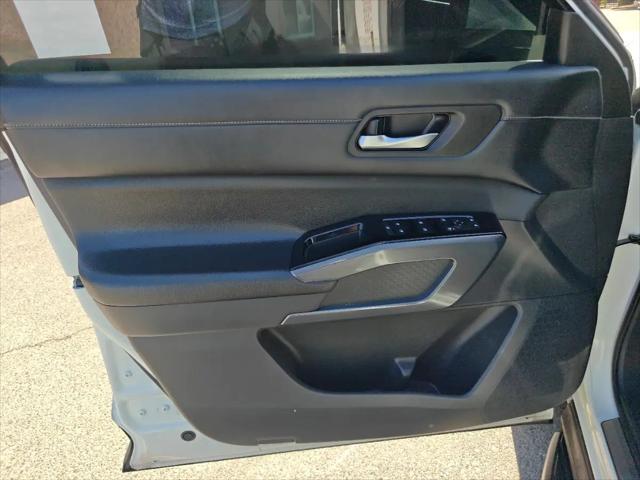 2023 Nissan Pathfinder SL FWD