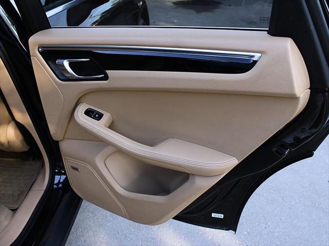 2015 Porsche Macan S