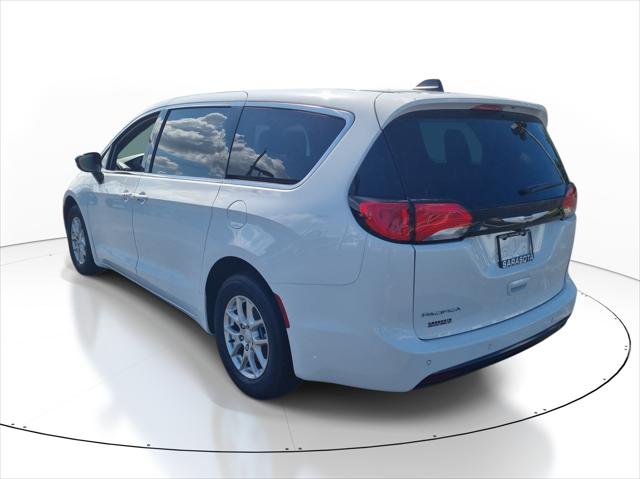 2027 Chrysler Pacifica LX