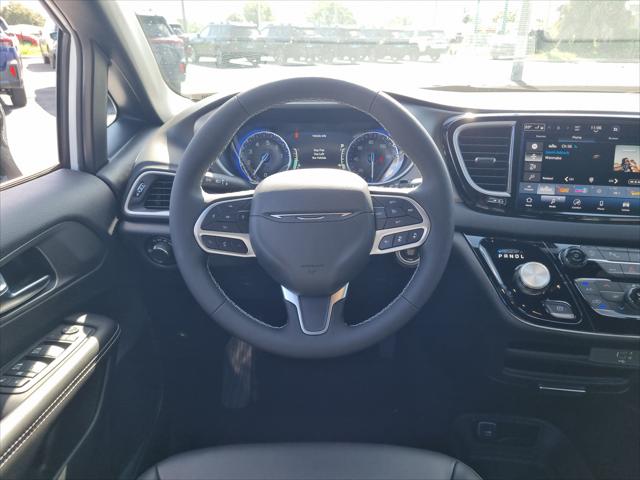 2027 Chrysler Pacifica LX