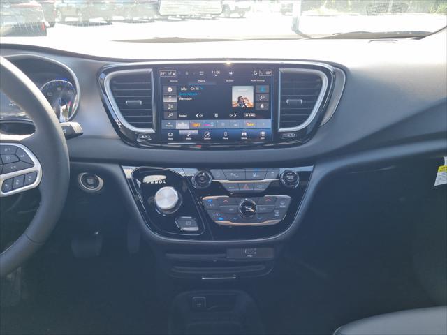 2027 Chrysler Pacifica LX