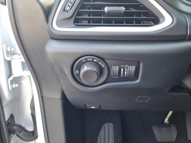 2027 Chrysler Pacifica LX