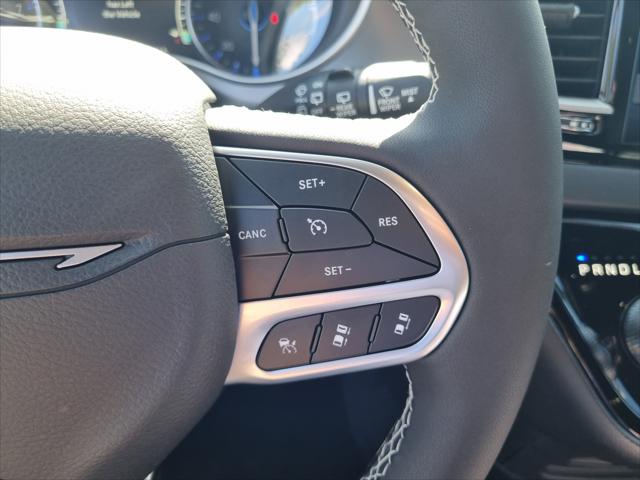 2027 Chrysler Pacifica LX