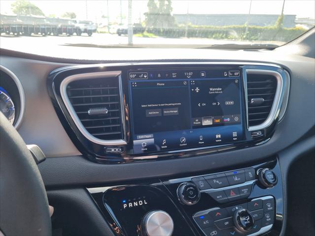 2027 Chrysler Pacifica LX