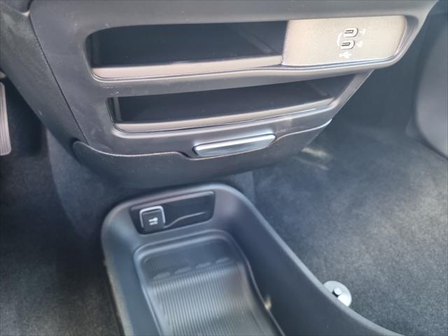 2027 Chrysler Pacifica LX