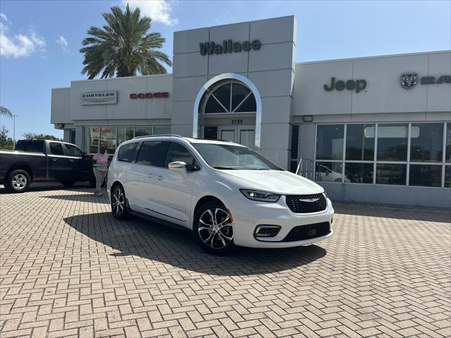 2022 Chrysler Pacifica Pinnacle for sale in Stuart, FL