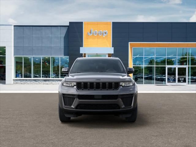 New 2026 Baltic Gray Metallic Clearcoat Jeep Laredo image 32