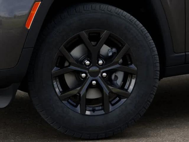 New 2026 Baltic Gray Metallic Clearcoat Jeep Laredo image 34
