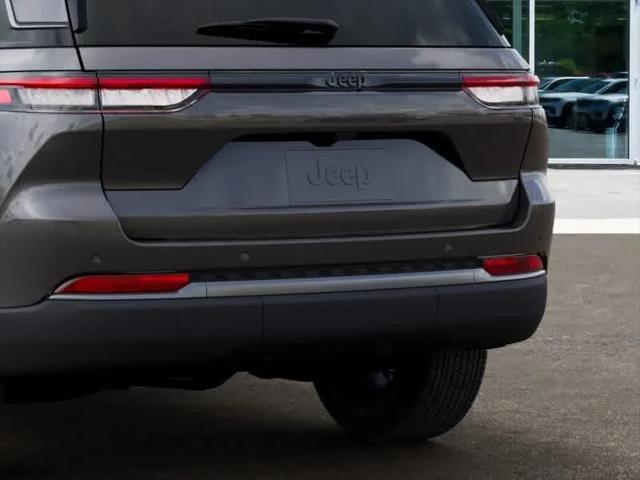 New 2026 Baltic Gray Metallic Clearcoat Jeep Laredo image 39