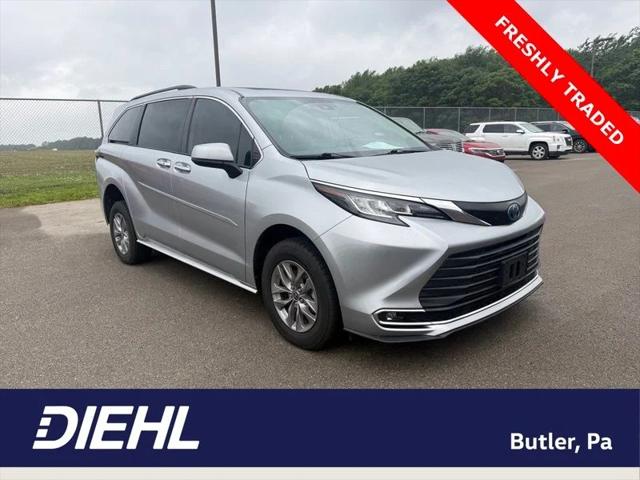 2022 Toyota Sienna XLE 2022 Toyota Sienna XLE