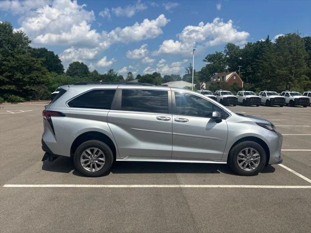 2022 Toyota Sienna XLE
