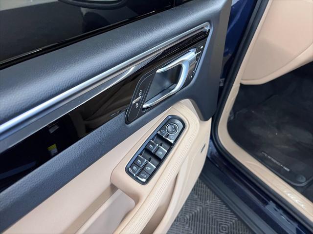 2023 Porsche Macan Unknown