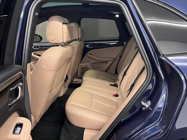 2023 Porsche Macan Unknown