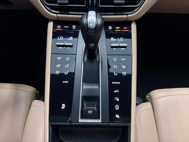 2023 Porsche Macan Unknown