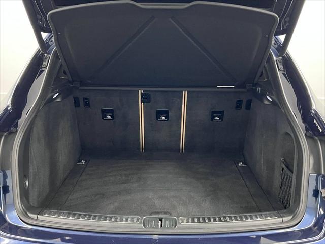 2023 Porsche Macan Unknown