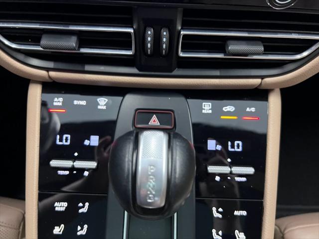 2023 Porsche Macan Unknown