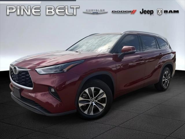 2022 Toyota Highlander XLE for sale in Hattiesburg, MS
