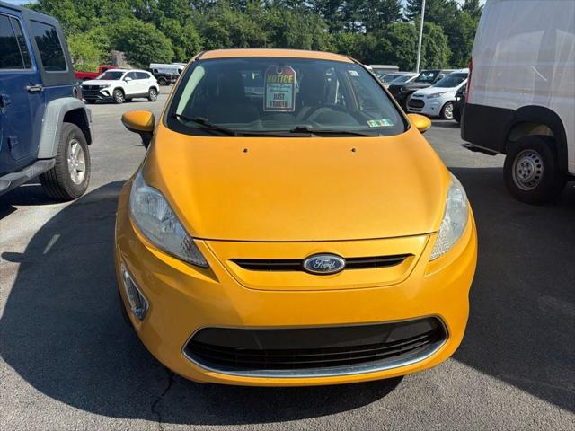 2011 Ford Fiesta SES 2011 Ford Fiesta SES