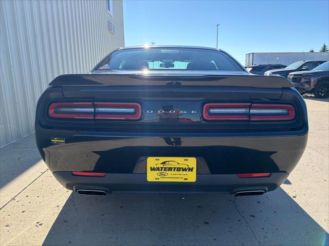 2016 Dodge Challenger SXT