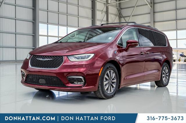 2021 Chrysler Pacifica Hybrid Touring L for sale in Derby, KS
