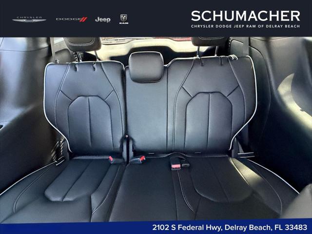 2027 Chrysler Pacifica Limited
