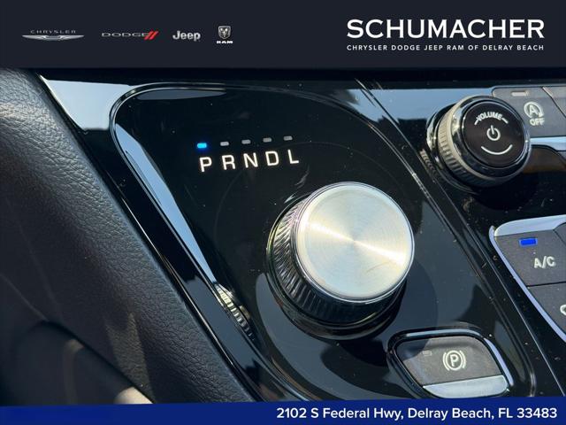 2027 Chrysler Pacifica Limited